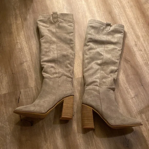 Knee high boots - Picture 2 of 5